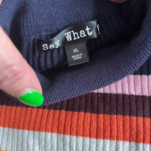 Fun, Striped, Navy Cropped Sweater. Size XL - Picture 4 of 7